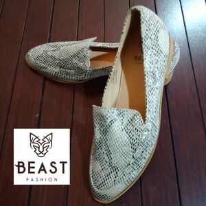 Beast Fashion Jordan Loafers, Size 6, Snakeskin/Brown